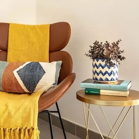 Circus Center Apartment